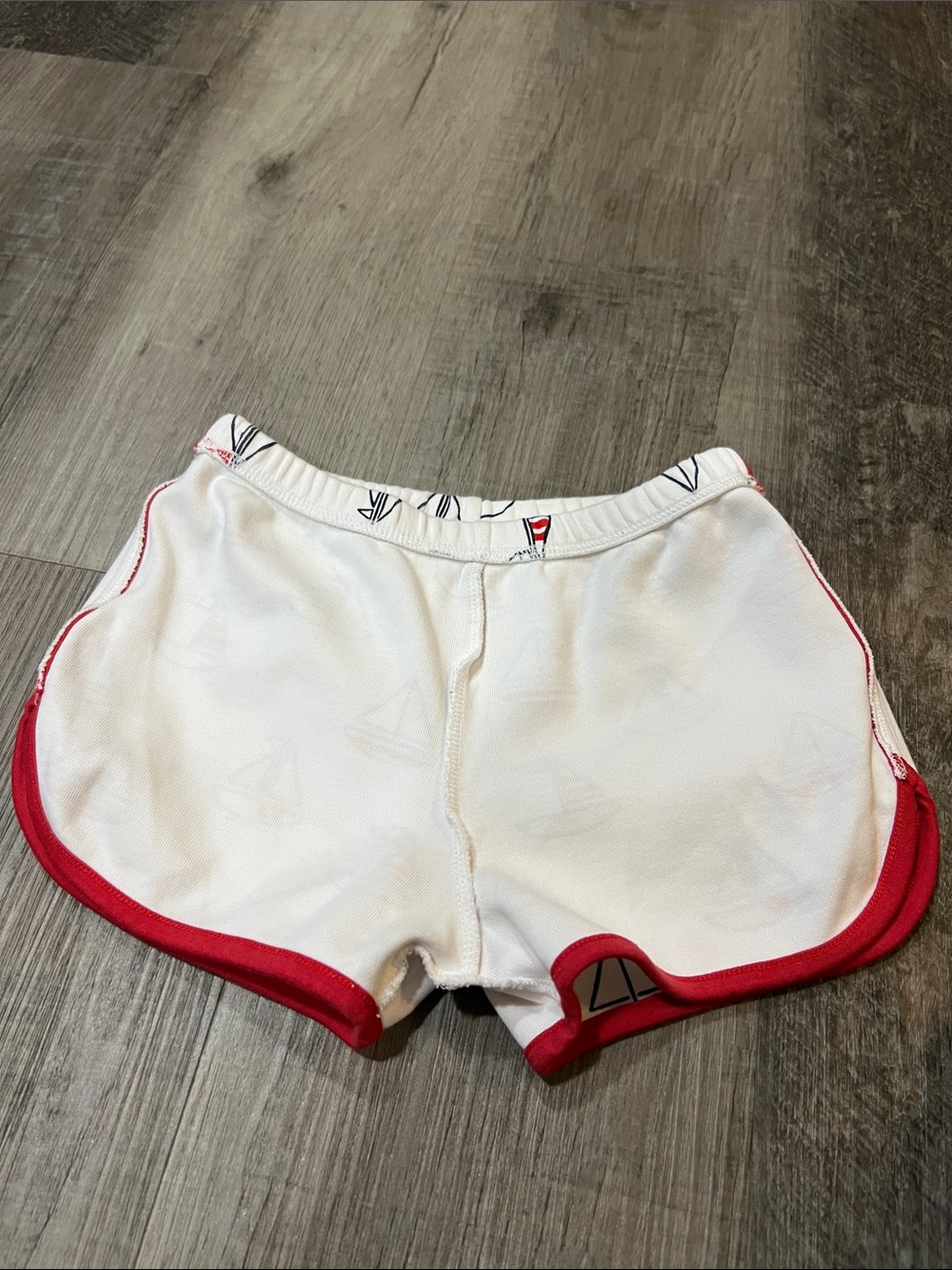 The Beaufort Bonnet Company Cheryl Shorts sailboats size 4T - Picture 5 of 5